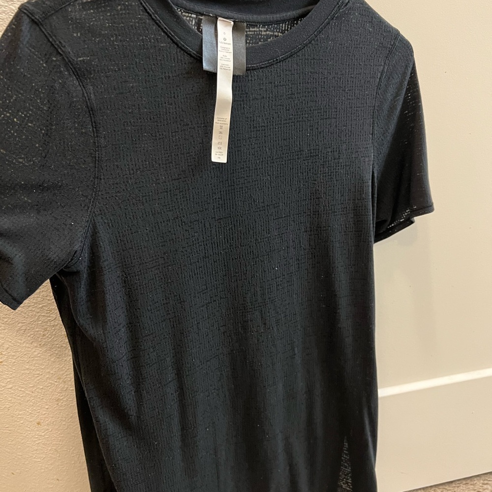 Lululemon Womens Black Tshirt Size 6
